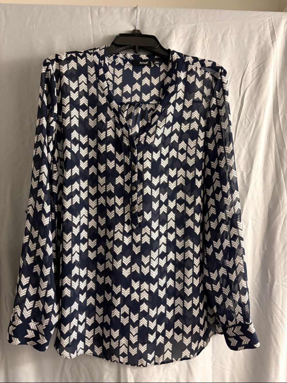 NYDJ Navy & White Geometric Arrow-Print Long-Sleeve Blouse